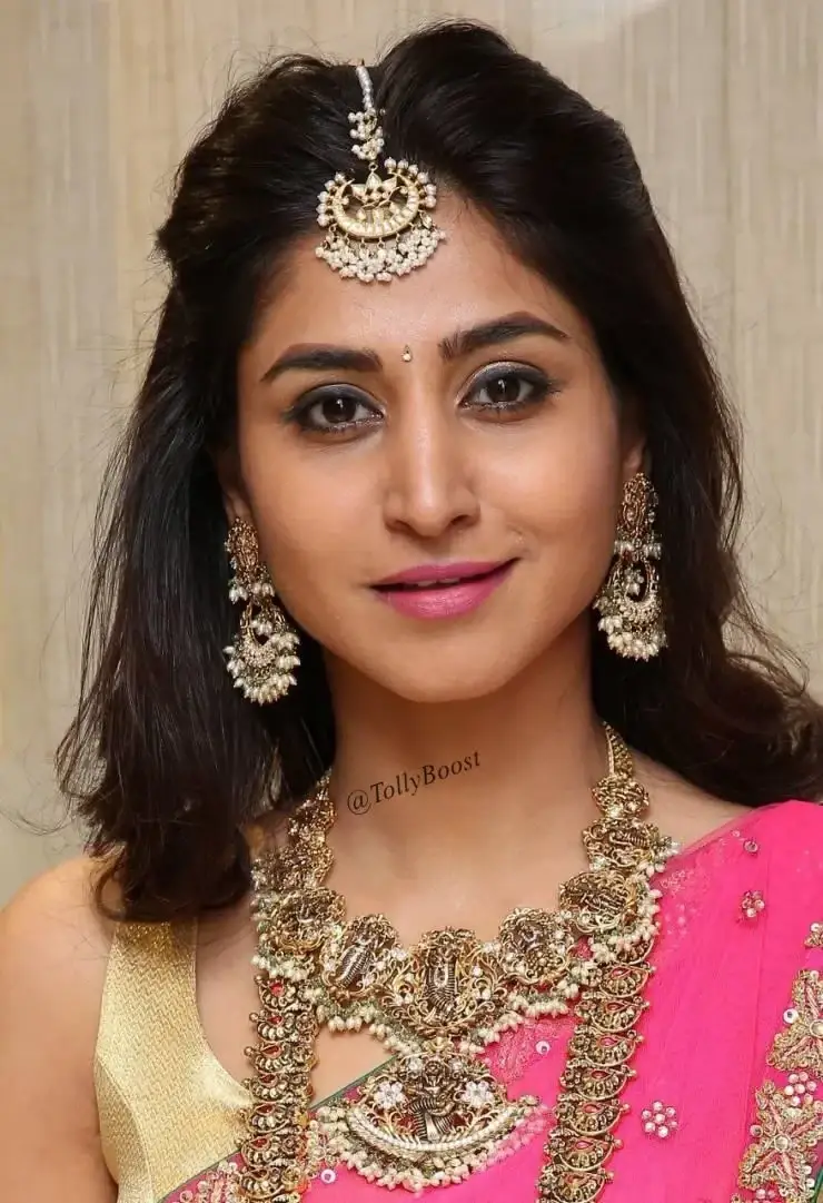 Indian TV Girl Varshini Sounderajan Beautiful Jewelry Face Closeup